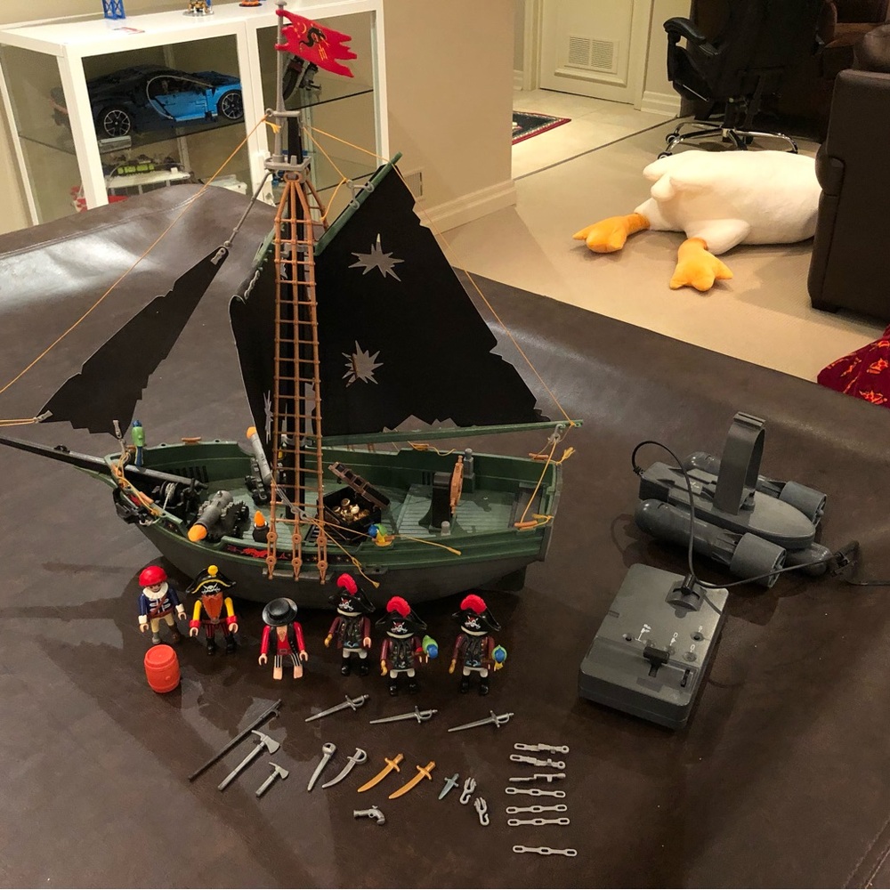 Playmobil #5238 Pirate Ship Playset with Motor #5536, Figurines and Accessories